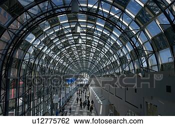 Stock Photo - union station 
skywalk at rush 
hour. fotosearch 
- search stock 
photos, pictures, 
images, and photo 
clipart