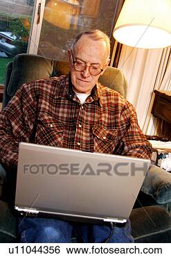 vista-anciano-hombre_~u11044356.jpg