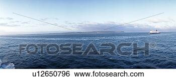 Stock Photo - background, blue, 
christoph, geography, 
horizon, more 
water. fotosearch 
- search stock 
photos, pictures, 
images, and photo 
clipart