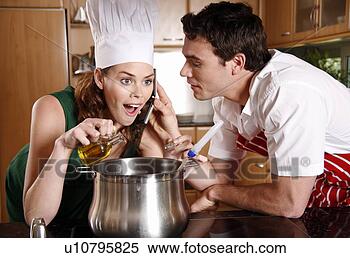 Banco de Imagem - par,  cozinhar, 
 junto. fotosearch 
- busca de fotos, 
imagens e clipart