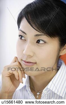 Arquivo de Fotografias - mulher,  perdido, 
 dela,  pensamentos, 
 ela,  olha,  
exterior,  janela. 
fotosearch - busca 
de fotos, imagens 
e clipart