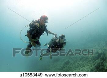 Stock Photograph - search, scuba 
diving, probe, 
adventure, scuba 
diver, underwater, 
guam. fotosearch 
- search stock 
photos, pictures, 
images, and photo 
clipart