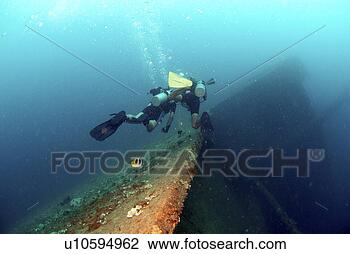 Stock Photo - search, scuba 
diving, probe, 
adventure, scuba 
diver, underwater, 
guam. fotosearch 
- search stock 
photos, pictures, 
images, and photo 
clipart