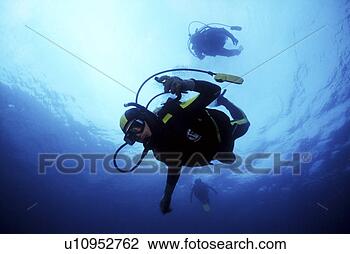Stock Photo - search, scuba 
diving, probe, 
adventure, scuba 
diver, underwater, 
guam. fotosearch 
- search stock 
photos, pictures, 
images, and photo 
clipart