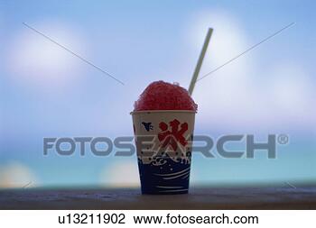 Banco de Imagem - neve,  cone. fotosearch 
- busca de fotos, 
imagens e clipart