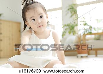 Arquivo Fotográficos - cute,  bebê. fotosearch 
- busca de fotos, 
imagens e clipart