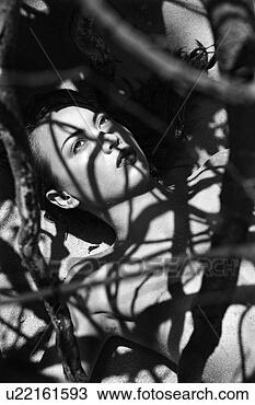 图吧 - 相当, <em>裸体, 少女</em>, 在上, 海滩, 在中, 树, 阴