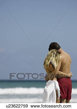 Par, abraçar, cada, outro, praia
Ampliar Foto Arquivo Fotográficos - par, abraçar,
cada, outro,
praia. fotosearch
- busca de fotos,
imagens e clipart