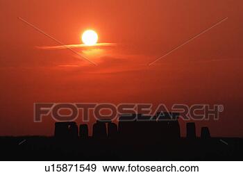 Stock Photograph - silhouette of 
stonehenge at 
sunset, england, 
united kingdom. 
fotosearch - search 
stock photos, 
pictures, images, 
and photo clipart
