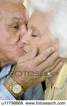 Banco de Imagem - idoso, par. fotosearch 
- busca de fotos, 
imagens e clipart