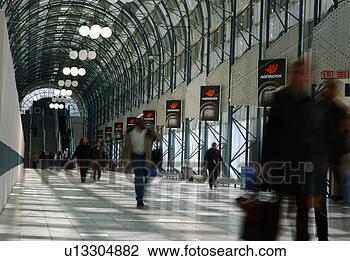 Stock Photo - commuters rushing 
home after work. 
fotosearch - search 
stock photos, 
pictures, images, 
and photo clipart