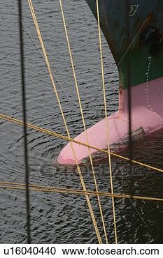 Arquivo de Fotografias - navio,  bote, 
 ao ar livre, 
 navio,  ondas, 
 recipiente. fotosearch 
- busca de fotos, 
imagens e clipart