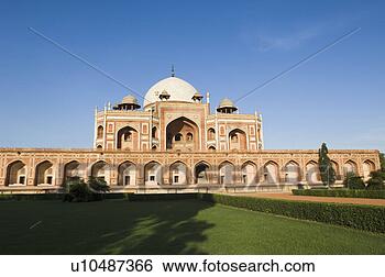 Stock Photo - lawn in front 
of a tomb, humayun 
tomb, new delhi, 
india. fotosearch 
- search stock 
photos, pictures, 
images, and photo 
clipart