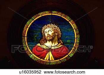 صور رب المجد يسوع المخلص Jesus-wearing-crown_~u16035952
