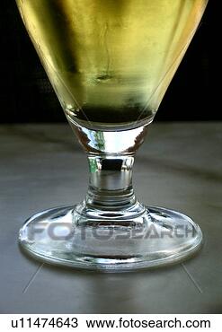 Stock Photo - black, alcohol, 
beverages, beverage, 
beer, alco-get. 
fotosearch - search 
stock photos, 
pictures, images, 
and photo clipart