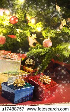 Picture - christmas,  christmas 
ornament,  christmas 
ornaments,  decoration. 
fotosearch - search 
stock photos, 
pictures, images, 
and photo clipart