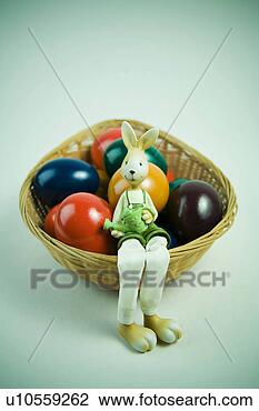 Stock Photo - osternest, freigestellt, 
alfred, aliment, 
colored, colorful. 
fotosearch - search 
stock photos, 
pictures, images, 
and photo clipart