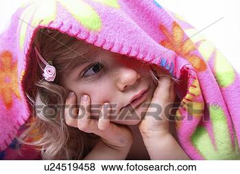Stock Photo - decke, locken, 
bed, bed linen, 
bettdecken, blanket. 
fotosearch - search 
stock photos, 
pictures, images, 
and photo clipart