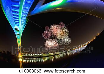 Stock Photo - night view, korea, 
outdoors, landscape, 
scenic, night, 
asia. fotosearch 
- search stock 
photos, pictures, 
images, and photo 
clipart