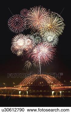 Stock Photography - night view, korea, 
outdoors, landscape, 
scenic, night, 
asia. fotosearch 
- search stock 
photos, pictures, 
images, and photo 
clipart