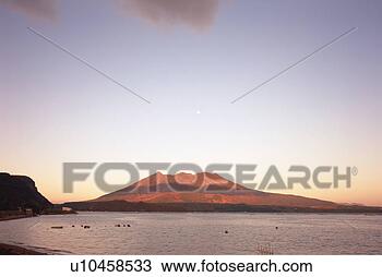 Stock Photo - mt sakurajima, 
kagoshima prefecture, 
japan. fotosearch 
- search stock 
photos, pictures, 
images, and photo 
clipart
