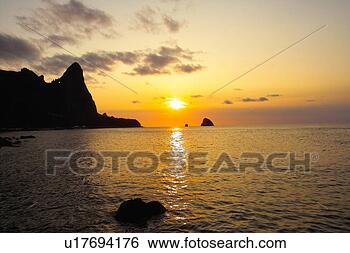 Stock Photo - outdoors, sea, 
scenic, natural 
world, sundown, 
cloud. fotosearch 
- search stock 
photos, pictures, 
images, and photo 
clipart
