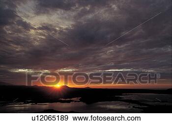 Stock Photograph - scenic, natural 
world, scenery, 
landscape, nature, 
mountain, sunset. 
fotosearch - search 
stock photos, 
pictures, images, 
and photo clipart