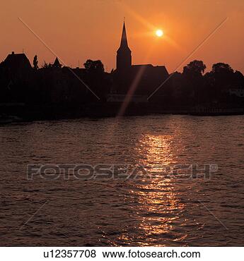 Stock Photo - silhouette, landscape, 
building, sea, 
river, sunset, 
nature. fotosearch 
- search stock 
photos, pictures, 
images, and photo 
clipart