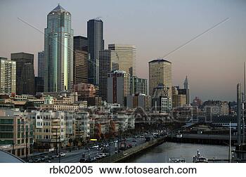 Stock Image - city skyline and 
harbor, seattle. 
fotosearch - search 
stock photos, 
pictures, images, 
and photo clipart