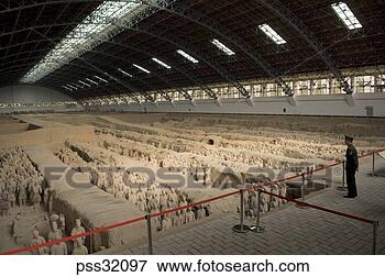 Picture - terracotta soldiers 
in the mausoleum 
of emperor qin 
shi huang. fotosearch 
- search stock 
photos, pictures, 
images, and photo 
clipart