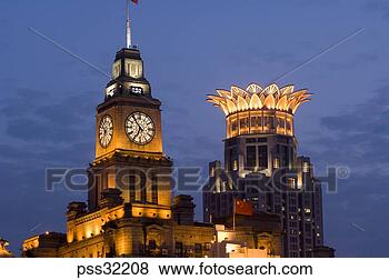 Stock Photo - view of customs 
house and bund 
center at night, 
 the bund,  shanghai. 
fotosearch - search 
stock photos, 
pictures, images, 
and photo clipart
