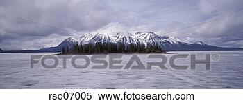 Stock Image - mountains and 
forested island 
in british columbia. 
fotosearch - search 
stock photos, 
pictures, images, 
and photo clipart
