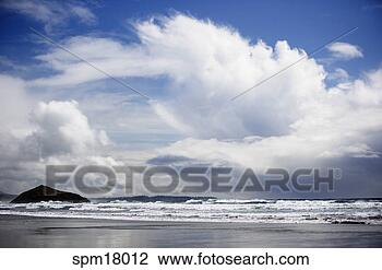 Stock Photo - ocean and clouds. 
fotosearch - search 
stock photos, 
pictures, images, 
and photo clipart