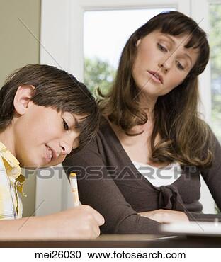 Arquivo de Fotografias - mãe,  observar, 
 escrita. fotosearch 
- busca de fotos, 
imagens e clipart