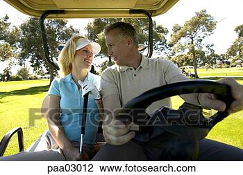Banco de Imagem - par,  dirigindo, 
 golfe,  carreta. 
fotosearch - busca 
de fotos, imagens 
e clipart