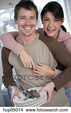 Banco de Imagem - par,  abraçando. 
fotosearch - busca 
de fotos, imagens 
e clipart