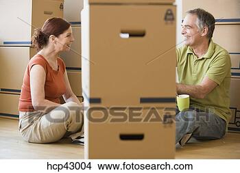 Banco de Imagem - par,  relaxante, 
 papelão,  caixas. 
fotosearch - busca 
de fotos, imagens 
e clipart