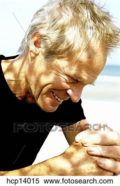 Banco de Imagem - sênior,  clasping, 
 mãos. fotosearch 
- busca de fotos, 
imagens e clipart