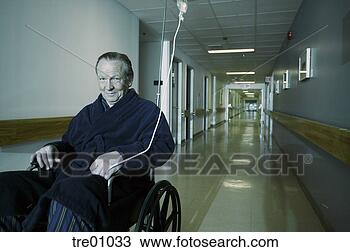 Banco de Imagem - velho,  hospitalar, 
 cadeira rodas. 
fotosearch - busca 
de fotos, imagens 
e clipart