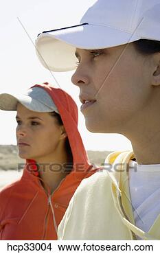 Banco de Imagem - lado,   vista, 
  jovem,   mulheres, 
  desgastar,  
 basebol. fotosearch 
- busca de fotos, 
imagens e clipart