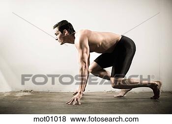 Banco de Imagem - nu-chested,  raça, 
 início,  posição. 
fotosearch - busca 
de fotos, imagens 
e clipart