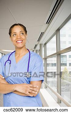 Arquivo Fotográficos - femininas,  doutor, 
 braços,  cruzado. 
fotosearch - busca 
de fotos, imagens 
e clipart