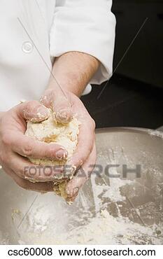 Banco de Imagem - cozinheiro,  moldagem, 
 massa,  mãos. 
fotosearch - busca 
de fotos, imagens 
e clipart