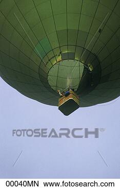 Banco de Imagem - quente-ar,  ballon, 
 baixo,  ângulo, 
 vista. fotosearch 
- busca de fotos, 
imagens e clipart