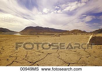 Banco de Imagem - gamskapoortdam, 
 secos,  terras, 
 pequeno,  karoo, 
 sul,  áfrica. 
fotosearch - busca 
de fotos, imagens 
e clipart