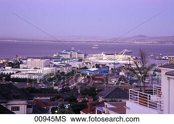 Banco de Imagem - vista,   v&a, 
  waterfront, 
  tabela,   baía, 
  hotel,   alto. 
fotosearch - busca 
de fotos, imagens 
e clipart