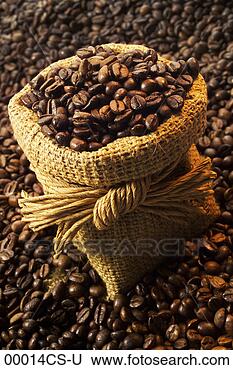 Banco de Imagem - coffebeans,  gunnysack. 
fotosearch - busca 
de fotos, imagens 
e clipart