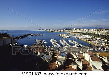 Foto - barcos,  porto, 
 blanes,  costa, 
 brava,  catalonia, 
 espanha. fotosearch 
- busca de fotos, 
imagens e clipart