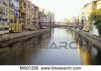 Stock Photo - canal through 
village,  girona, 
 riu onyar,  pont 
de ferro gustave. 
fotosearch - search 
stock photos, 
pictures, images, 
and photo clipart