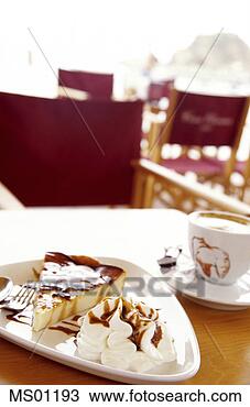 Banco de Imagem - fatia,   bolo 
queijo,   fresco, 
  creme,   cappuccino, 
  catalonia. fotosearch 
- busca de fotos, 
imagens e clipart